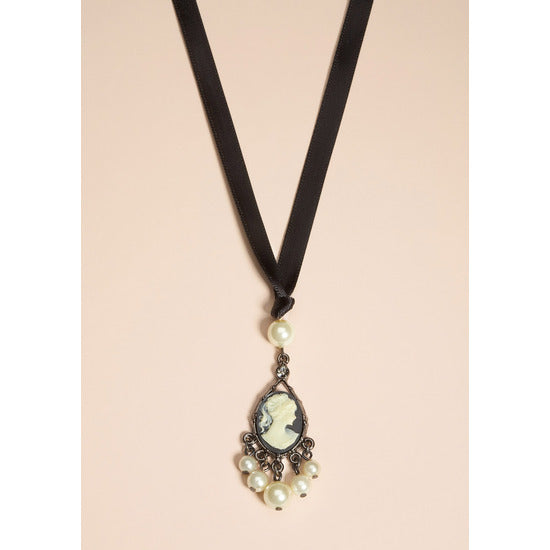 1928 Boutique Antiquities Couture CAMEO & PEARL NECKLACE